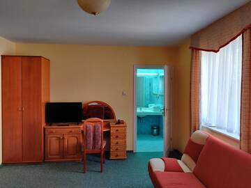 Фото номера Трехместный номер Отель HOTEL ŻUŁAWY г. Эльблонг 7