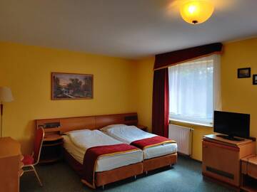 Фото номера Небольшой двухместный номер с 1 кроватью Отель HOTEL ŻUŁAWY г. Эльблонг 3